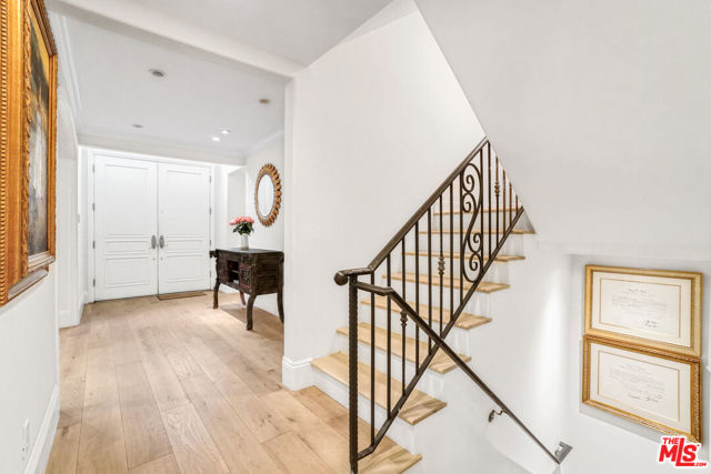 Drew Fenton | 11974 Mayfield Avenue Los Angeles CA | MLS: 7517831