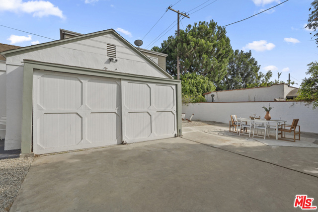 Image 43 of 52 For 3745 Redwood Avenue