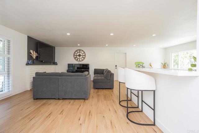 Detail Gallery Image 6 of 53 For 5627 Yerba Anita, San Diego,  CA 92115 - 4 Beds | 2 Baths