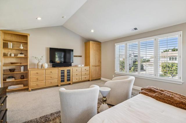 62 Spyglass Court, Half Moon Bay CA: https://media.crmls.org/mediaz/da028291-1014-4cbb-ba8f-5186fde05772.jpg