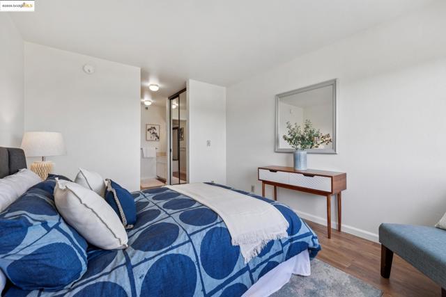 1205 Melville Sq, Richmond CA: https://media.crmls.org/mediaz/da028c97-f7e5-45b8-89ef-e977f074f661.jpg