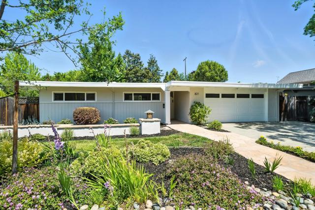 821 E Meadow Drive, Palo Alto CA: https://media.crmls.org/mediaz/da029b0c-21e2-4f63-8398-22f98696ce40.jpg