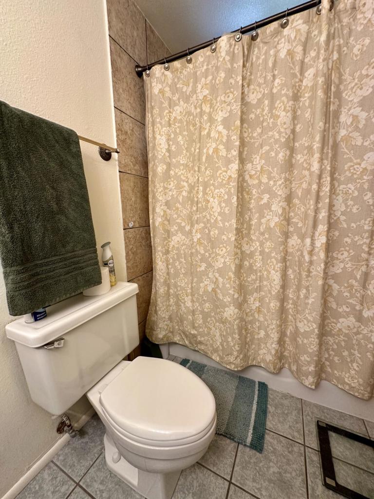 https://media.crmls.org/mediaz/da03a0d6-4e37-414a-9e4b-097bec498f8c.jpg?preset=X-Large