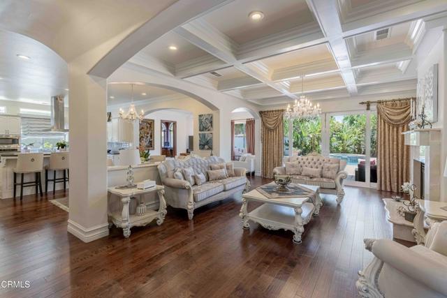 3007 Springbank Court, Bakersfield CA: https://media.crmls.org/mediaz/da03dd2e-6a1f-4c67-86e7-98dfacb557ae.jpg