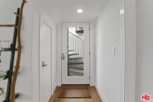 657 Mildred Avenue, Venice CA: https://media.crmls.org/mediaz/da03f49a-e7cf-419f-a05f-662ae95a1ab1.jpg