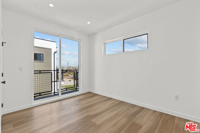2919 Burnside Avenue, Los Angeles CA: https://media.crmls.org/mediaz/da043bde-5ede-40c4-ac47-dc6ea6a185de.jpg