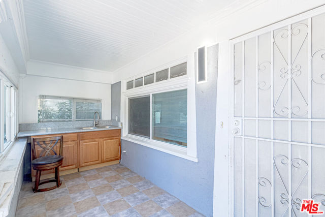 1207 Harvard Boulevard, Los Angeles, California 90006, 3 Bedrooms Bedrooms, ,2 BathroomsBathrooms,Single Family Residence,For Sale,Harvard,24427647