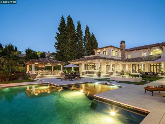 940 Eagle Ridge Dr, Danville CA: https://media.crmls.org/mediaz/da056a68-695c-407f-83a0-3ff6b327f2a0.jpg
