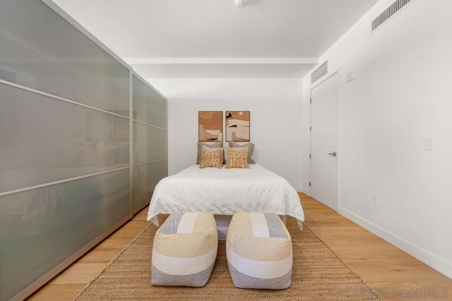 350 W Ash St, San Diego CA: https://media.crmls.org/mediaz/da05713d-98da-4843-a4bf-38e248d89e11.jpg