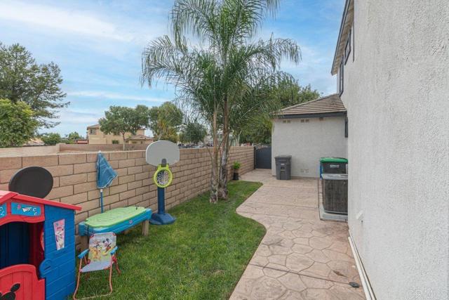 400 Colt Street, San Jacinto CA: https://media.crmls.org/mediaz/da05b637-f2fd-494a-ac2d-f0b59d6594d9.jpg