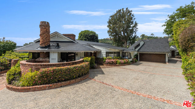 10930 Chalon Road, Los Angeles, California 90077, 4 Bedrooms Bedrooms, ,4 BathroomsBathrooms,Single Family Residence,For Sale,Chalon,24429887