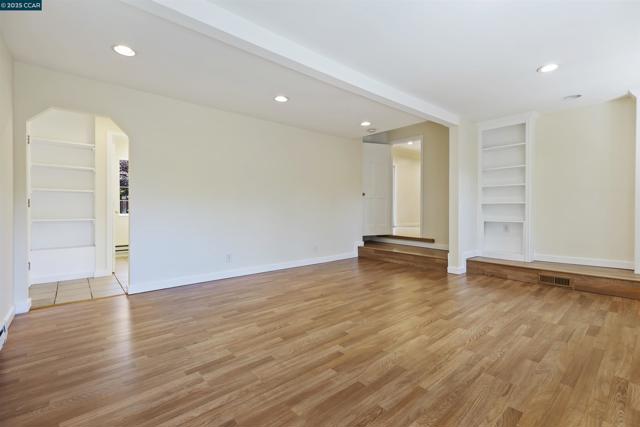 828 Bancroft Rd, Walnut Creek CA: https://media.crmls.org/mediaz/da062fe5-1c12-4040-8276-921dcf12ec69.jpg