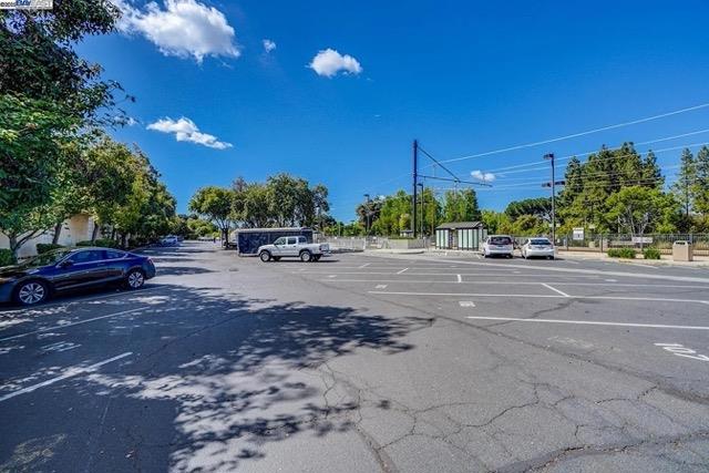 2561 Park Boulevard, Palo Alto CA: https://media.crmls.org/mediaz/da0638b5-56ff-4831-8cfa-c07cea16089b.jpg