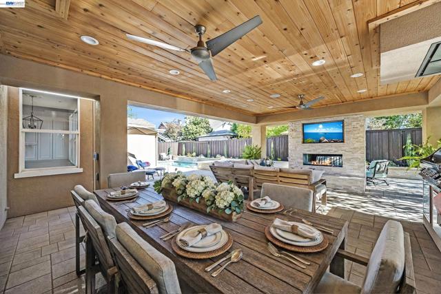 2170 Santa Croce Dr, Livermore CA: https://media.crmls.org/mediaz/da065940-666e-4605-bf61-b91526cf3d70.jpg