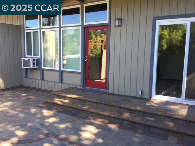 891 Bell Street, Lafayette CA: https://media.crmls.org/mediaz/da06c899-2052-4ada-8597-ac87f7a2abb4.jpg