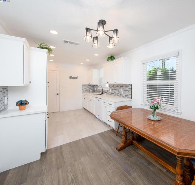 1430 Colin St, San Pablo CA: https://media.crmls.org/mediaz/da06e0b2-cfb6-4fb4-85df-7eec502f7326.jpg