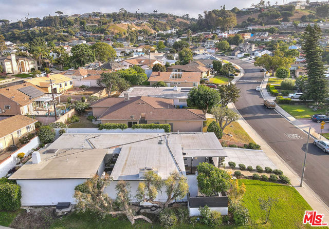 3804 Duray Place, Los Angeles CA: https://media.crmls.org/mediaz/da06f65f-1fa9-47d1-8a5b-42bfcc117048.jpg