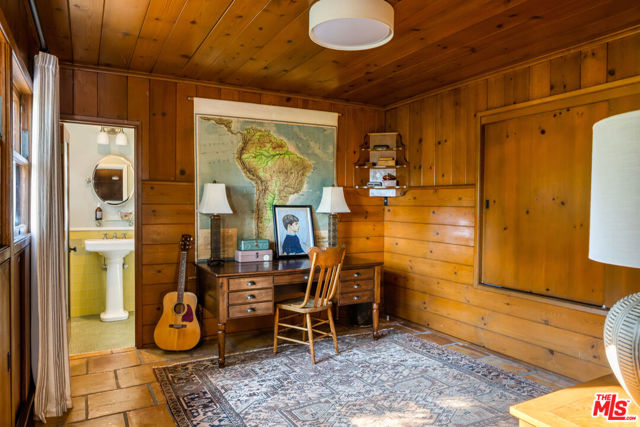 2415 Castilian Drive, Los Angeles CA: https://media.crmls.org/mediaz/da0763f8-5b89-45ce-965f-5d694f674b54.jpg