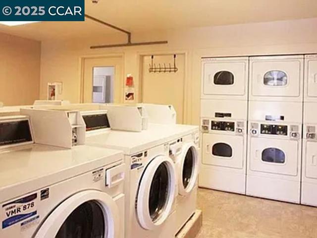 310 N Civic Drive, Walnut Creek CA: https://media.crmls.org/mediaz/da076e9a-e738-4ca5-8d8c-5ca725c1443a.jpg