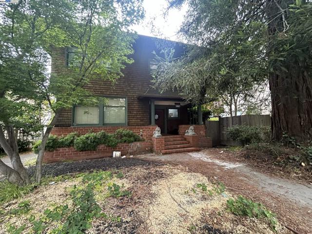 Listing Details for 2610 College Ave, Berkeley, CA 94704