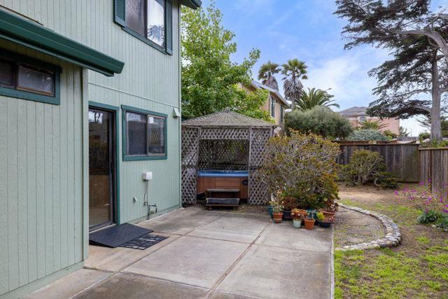 126 Cypress Lakes Court, Marina CA: https://media.crmls.org/mediaz/da079fb0-969b-4e94-a23d-2e80de764b9f.jpg