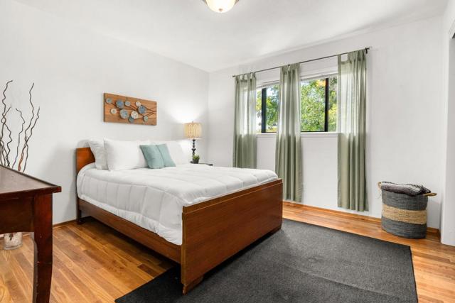 411 Alta Vista Dr, Santa Cruz CA: https://media.crmls.org/mediaz/da07f918-a52b-4287-9650-d9ccef62de19.jpg