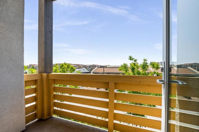 1976 Tarob Court, Milpitas CA: https://media.crmls.org/mediaz/da0818fa-9dea-4741-afad-670938cc0f1e.jpg