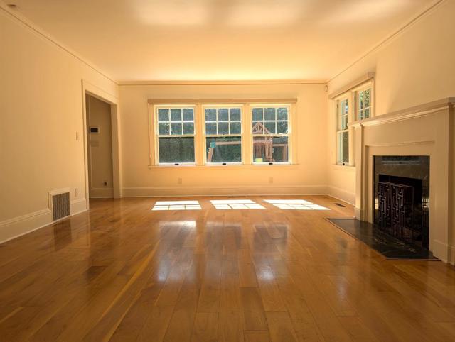 1400 Cowper Street, Palo Alto CA: https://media.crmls.org/mediaz/da08eaca-11eb-4d07-84c5-db29a0598344.jpg