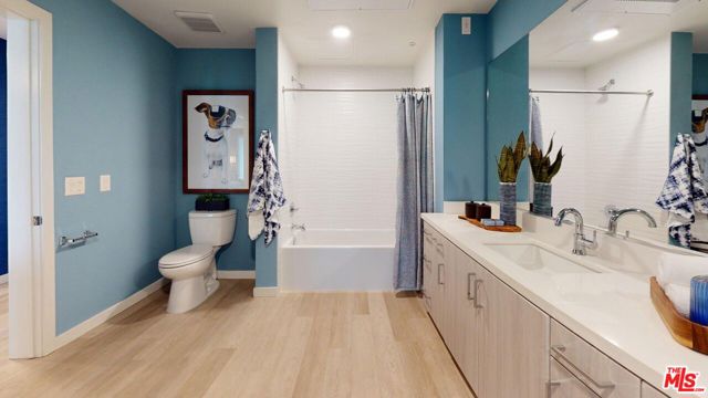 160 S Ventura Avenue, Ventura CA: https://media.crmls.org/mediaz/da0903f7-e4f5-40b4-ae97-ae0a18636dbe.jpg