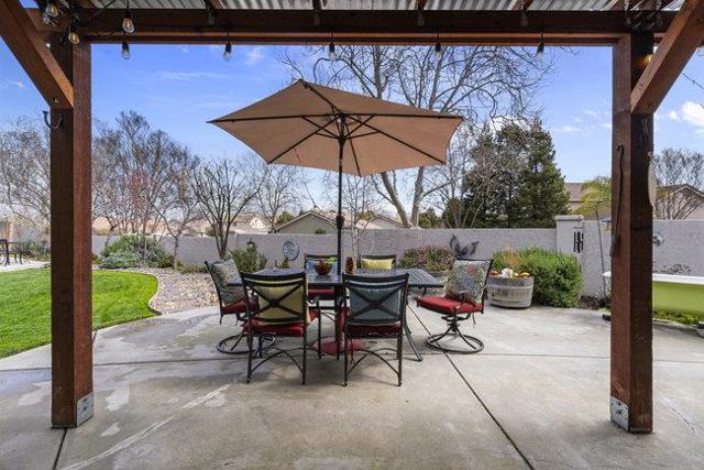 1980 Ponderosa Court, Hollister CA: https://media.crmls.org/mediaz/da09977c-71e2-460f-a080-8ab0ac423ff1.jpg