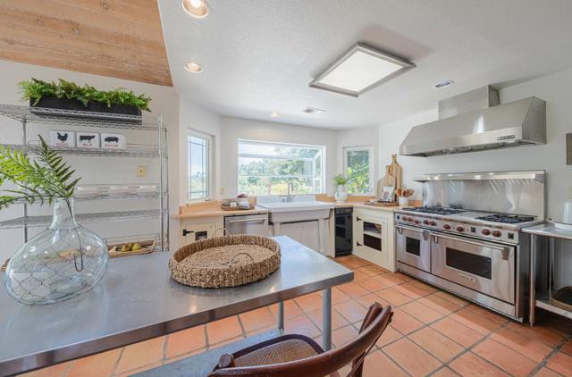 158 Echo Valley Road, Prunedale CA: https://media.crmls.org/mediaz/da09f3b4-8a73-4c0a-86c9-8f2663547e72.jpg