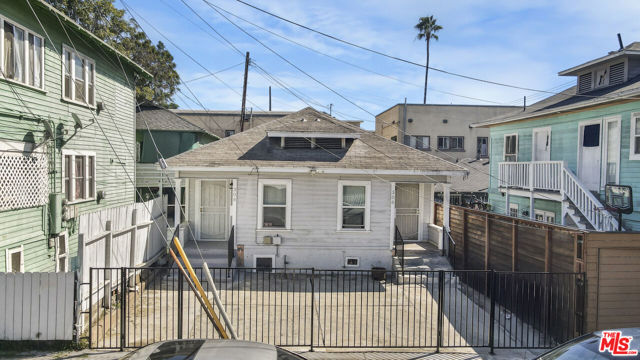 306 N Bixel Street, Los Angeles CA: https://media.crmls.org/mediaz/da0a0983-df57-4c3a-81d6-bb181d2bbb1f.jpg