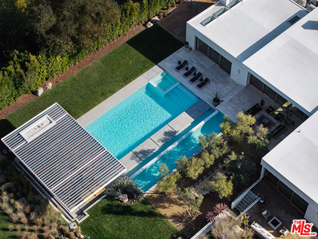 28837 Selfridge Drive, Malibu CA: https://media.crmls.org/mediaz/da0a1cef-77be-4b63-8f4a-1a20aaf1fc80.jpg