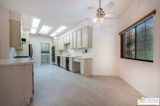 Image 15 of 47 For 1399 Via Donna