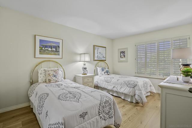6375 Via Cabrera, La Jolla CA: https://media.crmls.org/mediaz/da0a8337-1596-4823-92d0-cfaa39f56d59.jpg
