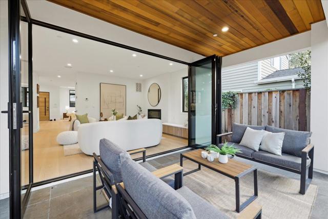 852 La Para Avenue, Palo Alto CA: https://media.crmls.org/mediaz/da0adbd3-d2b9-42a5-9bf5-e9f01ee4459e.jpg