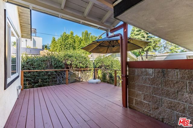 2324 Louella Avenue, Venice CA: https://media.crmls.org/mediaz/da0b2a1a-19e4-4ec9-86f1-53eebf4cf4ed.jpg
