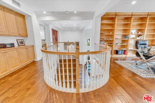 1535 Verde Ridge Lane, Westlake Village CA: https://media.crmls.org/mediaz/da0b6476-63b8-410c-b679-ac385cdc51aa.jpg