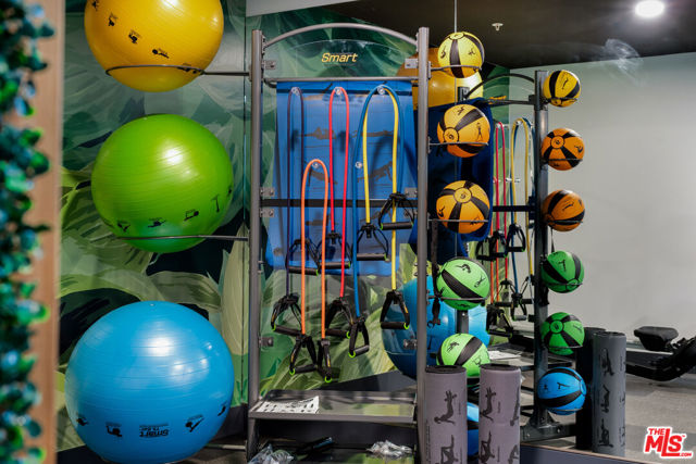 800 Western Avenue, Los Angeles CA: https://media.crmls.org/mediaz/da0bf28a-6381-4d22-adf0-822e3064e833.jpg