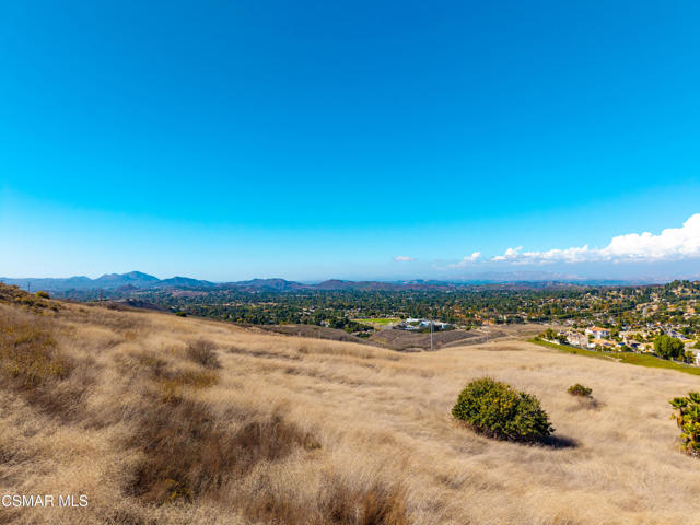 1901 Westlake Boulevard, Westlake Village CA: https://media.crmls.org/mediaz/da0c9809-6b77-45b3-b341-a16896b6c153.jpg