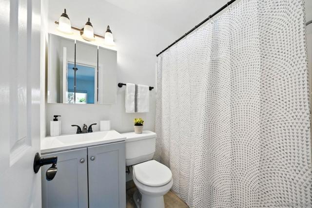 1660 Sycamore Dr., Chula Vista CA: https://media.crmls.org/mediaz/da0cbdb9-490c-4ede-bf92-a167127c42ed.jpg