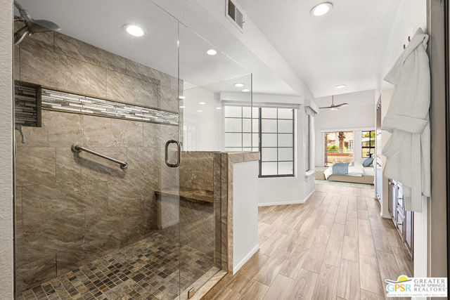 106 Avellino Circle, Palm Desert CA: https://media.crmls.org/mediaz/da0cc160-5581-41d2-819d-2135b5eaaeb1.jpg