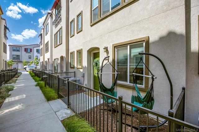 210 Liberty Way, Oceanside CA: https://media.crmls.org/mediaz/da0d317a-e915-4fc5-bf08-c4de223ab658.jpg