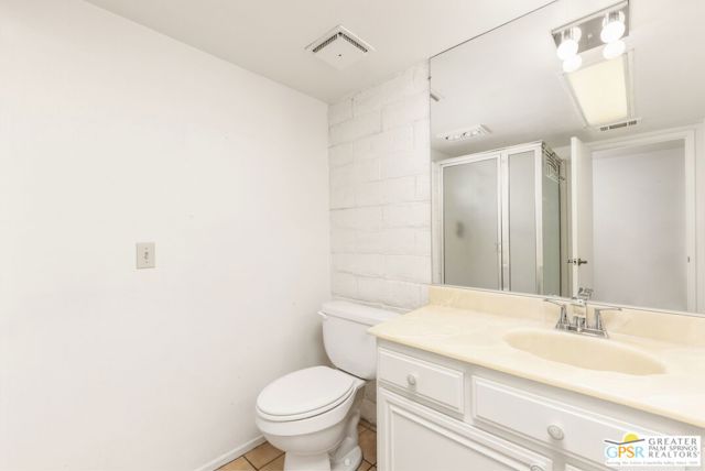 68541 Calle Alcazar, Cathedral City CA: https://media.crmls.org/mediaz/da0d56ea-bdc6-4261-baea-efe28d1bea08.jpg