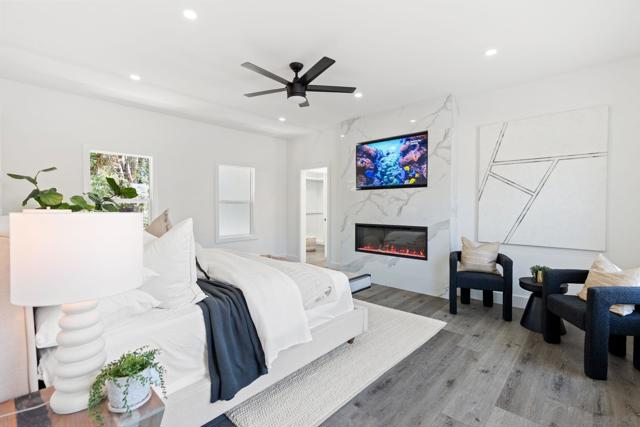 1384 Cynthia Ln, Carlsbad CA: https://media.crmls.org/mediaz/da0d76ff-fb1f-4519-9134-246e71400740.jpg