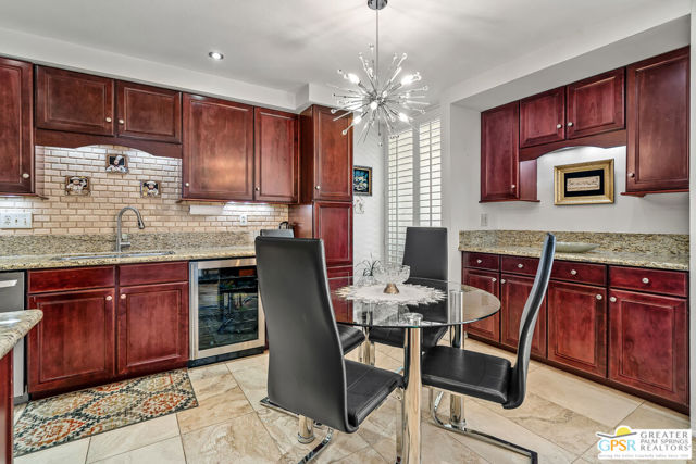 2522 N Whitewater Club Drive #D, Palm Springs, CA 92262