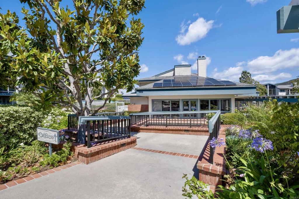 https://media.crmls.org/mediaz/da0df848-2610-480e-9696-dc2b8b035b96.jpg?preset=X-Large