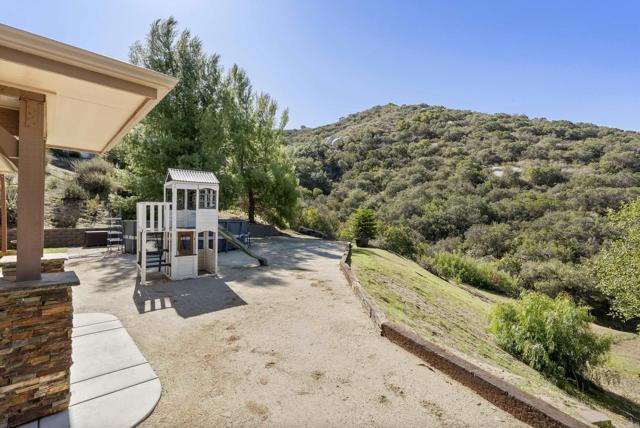 6433 Dehesa Road, El Cajon CA: https://media.crmls.org/mediaz/da0e11d8-df6a-4b34-a41a-ddf30392eac7.jpg