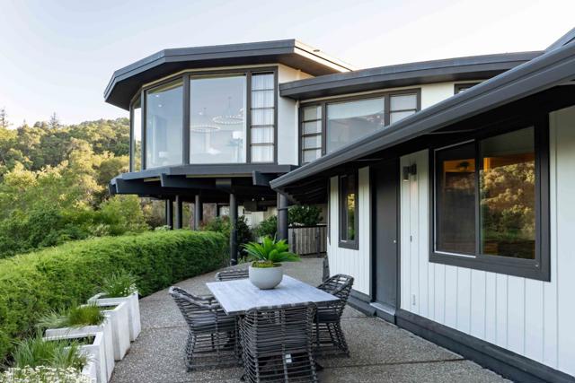 835 La Honda Road, Woodside CA: https://media.crmls.org/mediaz/da0e20cf-58bf-486b-a13a-96420171f99c.jpg