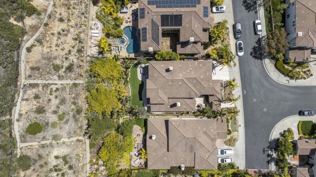 11649 Thistle Hill Pl, San Diego CA: https://media.crmls.org/mediaz/da0f130f-38d3-42ca-942a-136d4e12f992.jpg